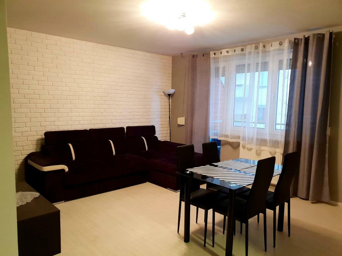 Apartament Szafir Ζιελόνα Γκόρα Εξωτερικό φωτογραφία