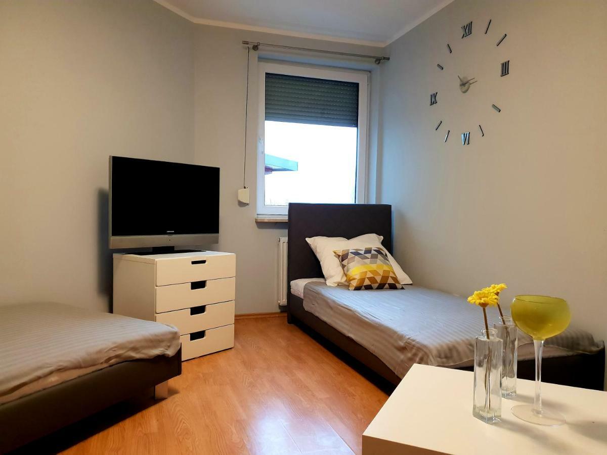 Apartament Szafir Ζιελόνα Γκόρα Εξωτερικό φωτογραφία