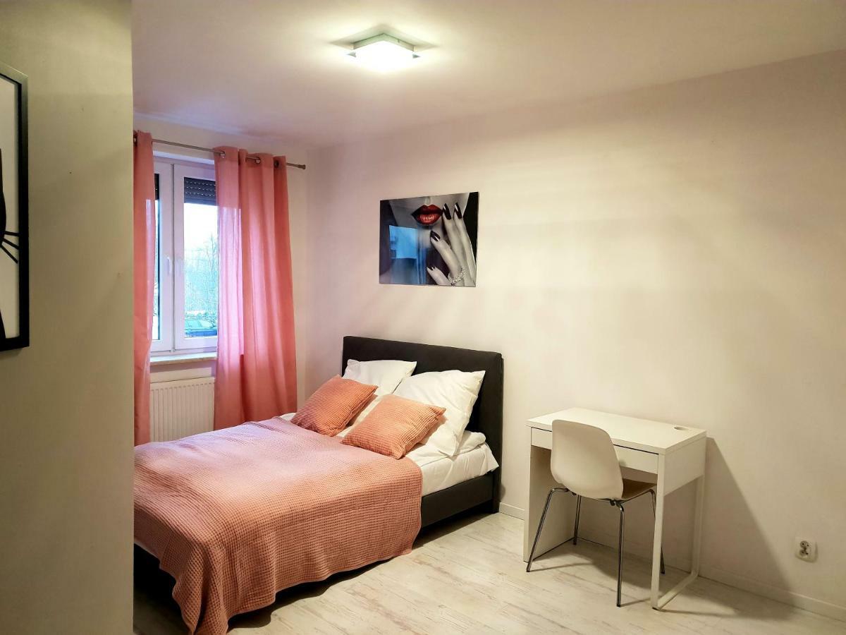 Apartament Szafir Ζιελόνα Γκόρα Εξωτερικό φωτογραφία